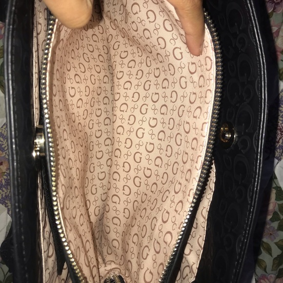 GUESS Tote/Satchel - Picture 6 of 8